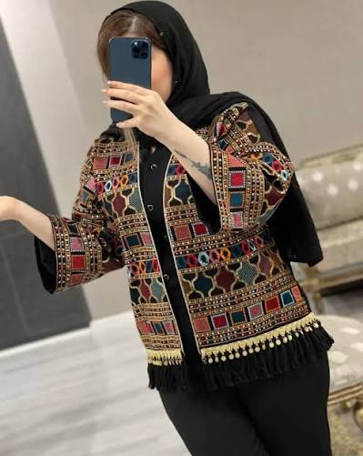 تصویر 5 از کت سوزن دوزی سنتی مناسب استایل مجلسی